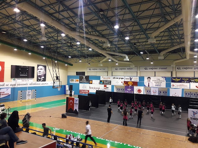 Binnaz Karakaya Spor Salonu fotoğrafı