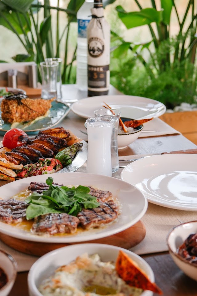 Akşamüstü Meyhane fotoğrafı