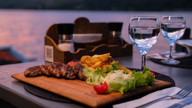 Vardar Restoran fotoğrafı