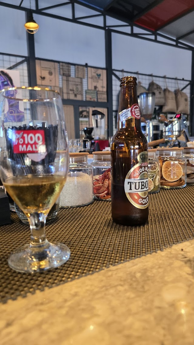  Racing Car Cafe fotoğrafı