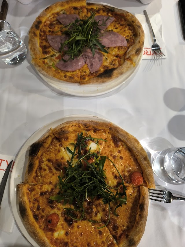 TYRO Pizzeria Ristorante Italiano fotoğrafı