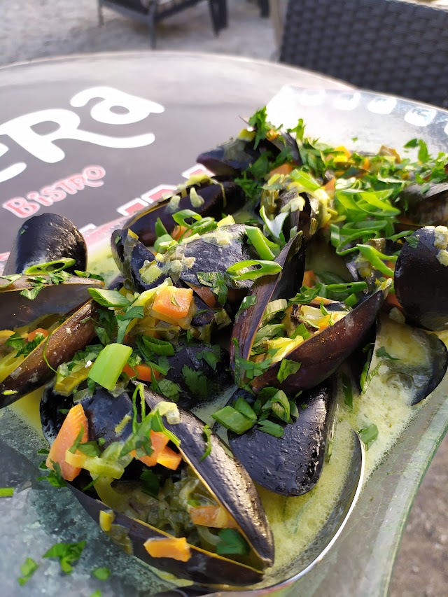 Pera Bistro & Lounge fotoğrafı