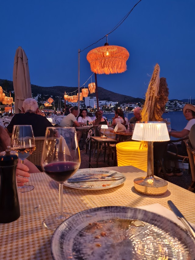 Pera Bistro & Lounge fotoğrafı