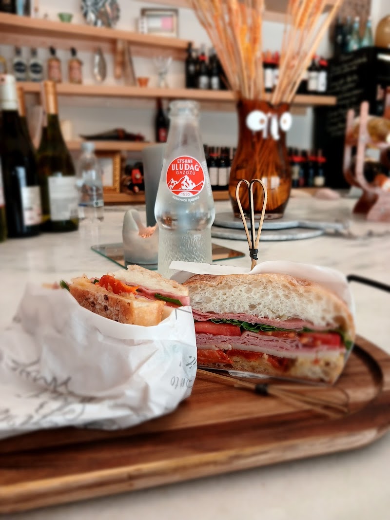 Queen' s Delicatessen fotoğrafı