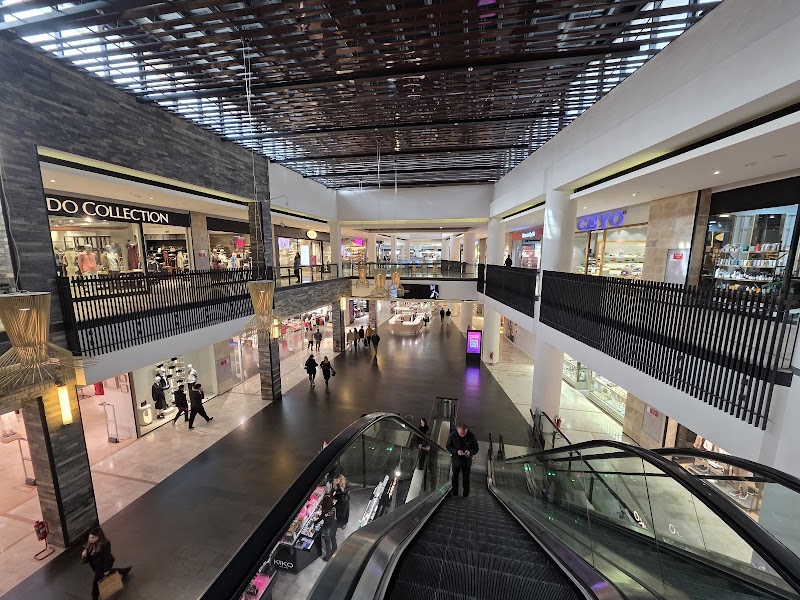 Midtown Shopping Center fotoğrafı