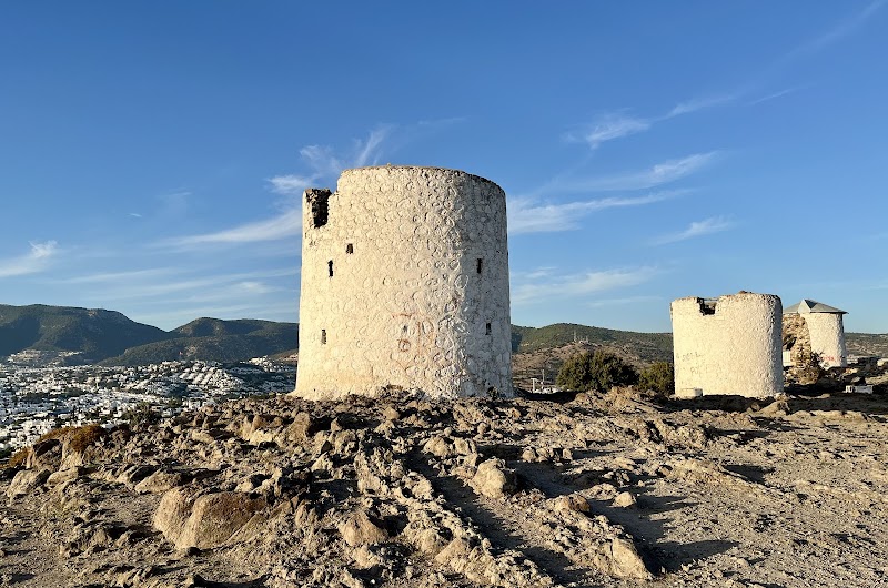 Gümbet Yeldeğirmenleri fotoğrafı