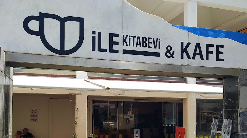 İLE Kitabevi &Kafe fotoğrafı